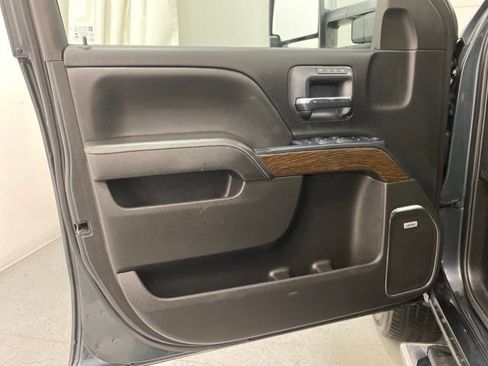 Used 2018 GMC Sierra 2500 Denali w/ Duramax Plus Package image 11