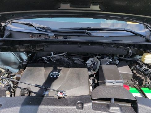 Used 2018 Toyota Highlander XLE FWD image 31