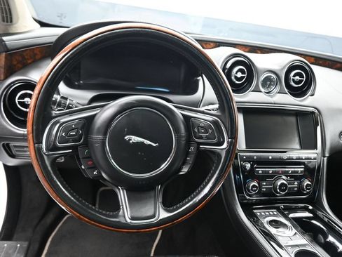 Used 2016 Jaguar XJ L Portfolio AWD/4WD image 15
