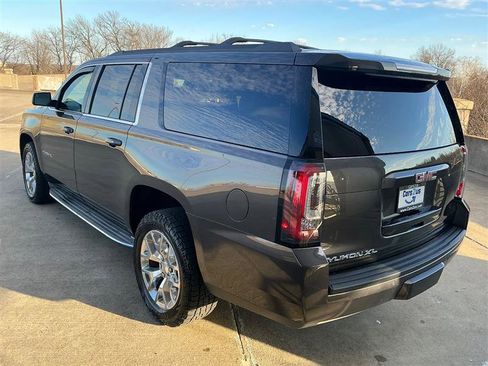 Used 2016 GMC Yukon XL SLT w/ Open Road Package image 4