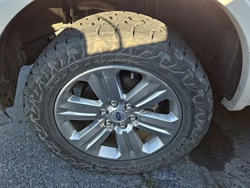 Used 2018 Ford F150 Lariat w/ Equipment Group 502A Luxury image 6