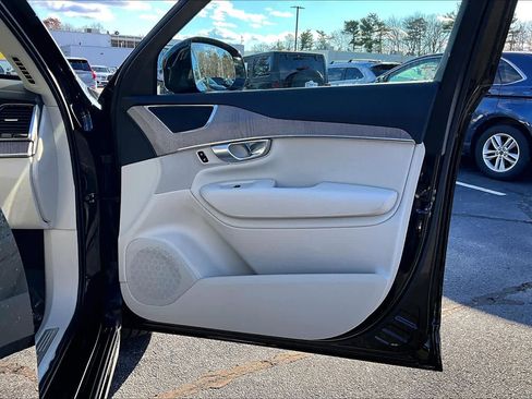 Certified 2024 Volvo XC90 B6 Plus image 21