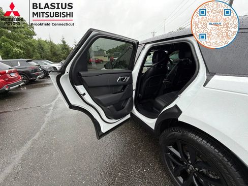 Used 2025 Land Rover Range Rover Velar Dynamic SE AWD/4WD image 42