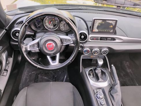 Used 2017 FIAT 124 Spider Classica image 9