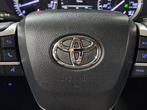 Used 2022 Toyota Highlander XLE FWD image 50