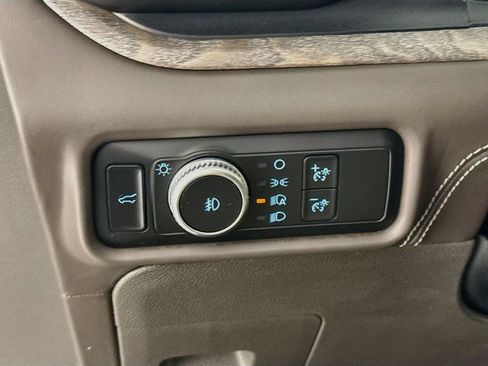 Used 2020 Ford Explorer Platinum w/ Premium Technology Package AWD/4WD image 11