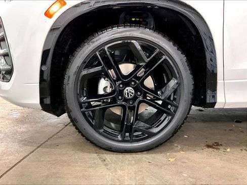 New 2026 Volkswagen Tiguan SE R-Line image 14