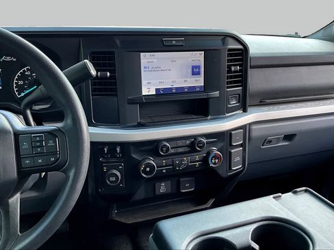 Used 2025 Ford F250 XLT AWD/4WD image 7