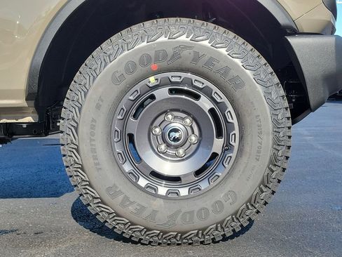 New 2025 Ford Bronco 4-Door w/ Sasquatch Package image 9