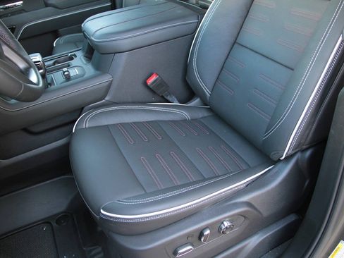 Used 2023 GMC Sierra 1500 AT4X AWD/4WD image 18