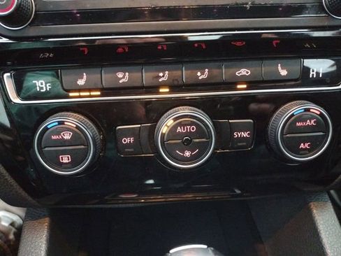 Used 2017 Volkswagen Jetta SEL image 46