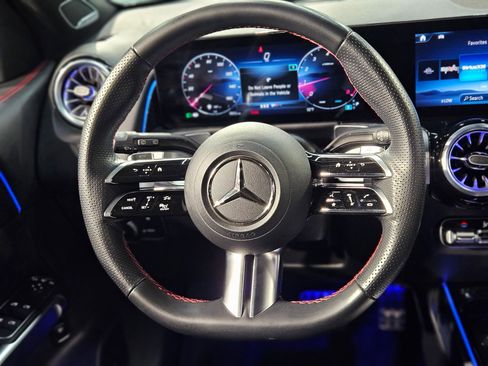 Used 2024 Mercedes-Benz GLB 250 image 28