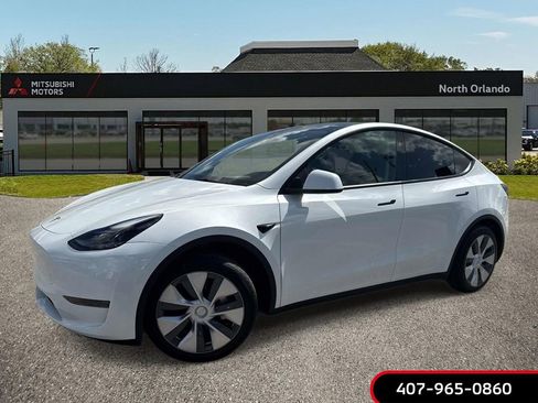 Used 2024 Tesla Model Y Long Range RWD image 1