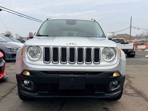 Used 2016 Jeep Renegade Limited image 2
