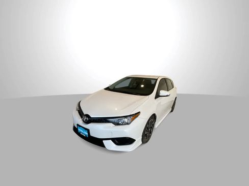 Used 2018 Toyota Corolla iM w/ All-Weather Mat Package image 4