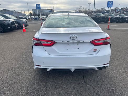 Used 2019 Toyota Camry SE image 6