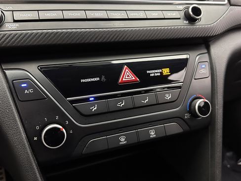 Used 2017 Hyundai Elantra Sport image 14