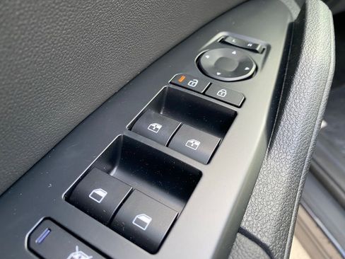 New 2026 Kia Sportage EX FWD image 13