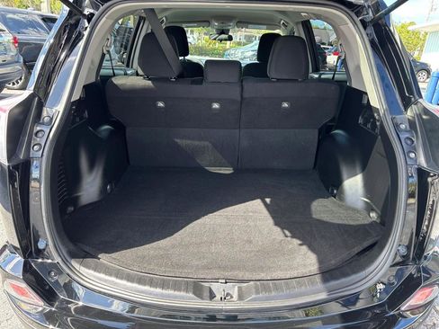 Used 2017 Toyota RAV4 LE image 13