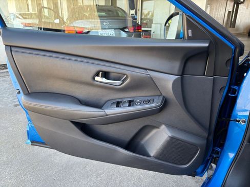 Used 2025 Nissan Sentra SV FWD image 18