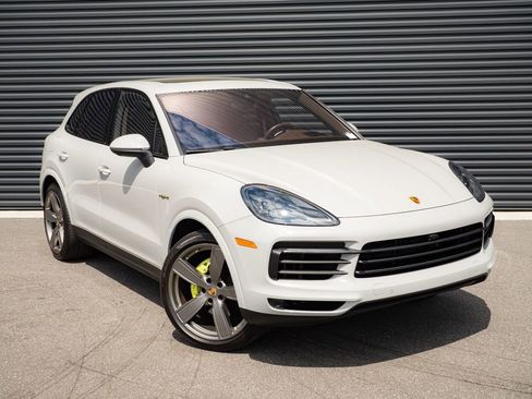 Certified 2023 Porsche Cayenne Platinum Edition AWD/4WD image 27