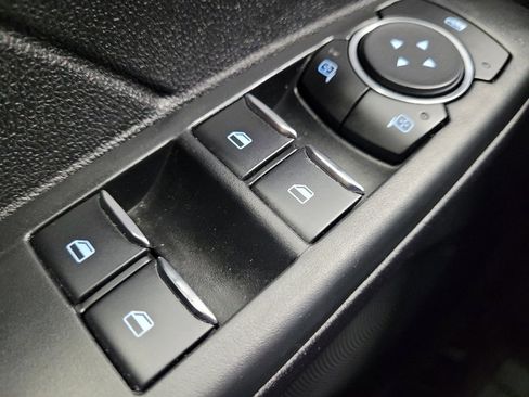 Used 2022 Ford Escape SE image 27