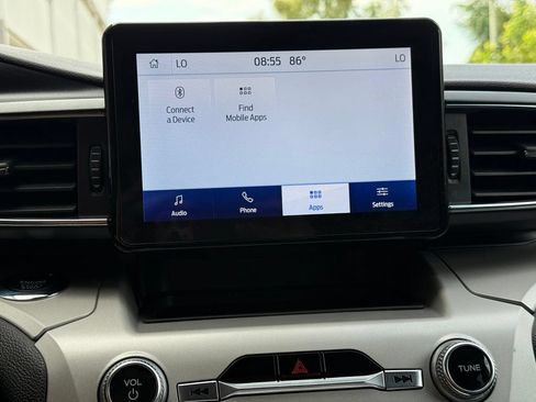 Used 2024 Ford Explorer XLT w/ Equipment Group 202A AWD/4WD image 16