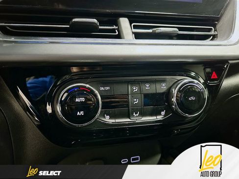 Used 2024 Chevrolet Trax LT w/ Driver Confidence Package image 15