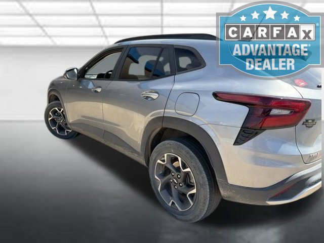 Used 2024 Chevrolet Trax LT FWD image 3