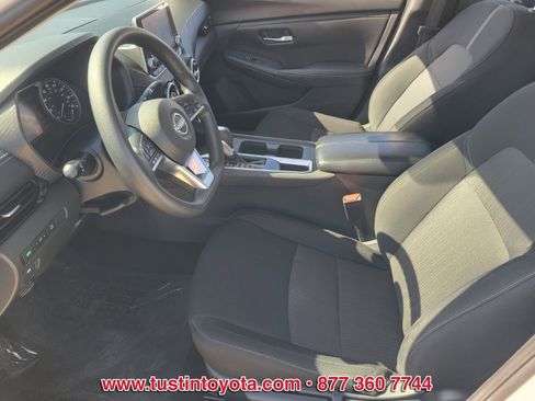 Used 2024 Nissan Sentra SV FWD image 9