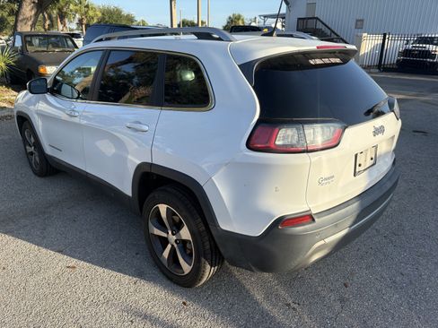 Used 2019 Jeep Cherokee Limited FWD image 5