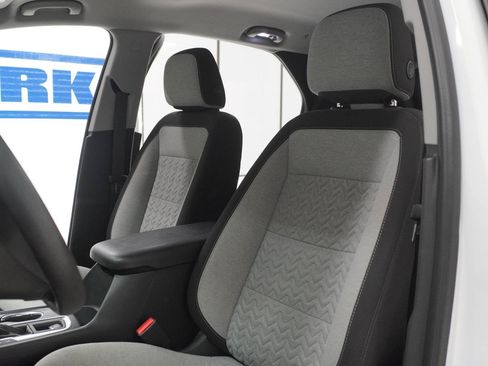 Used 2023 Chevrolet Equinox LS w/ Driver Confidence II Package FWD image 6