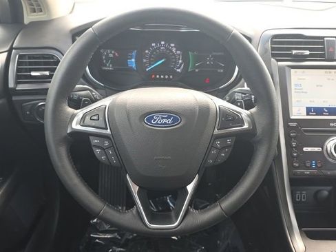 Used 2019 Ford Fusion Titanium AWD/4WD image 13