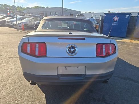 Used 2011 Ford Mustang Premium w/ 201A Rapid Spec Order Code RWD image 6