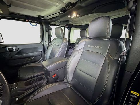 Used 2023 Jeep Wrangler Unlimited Sahara w/ Cold Weather Group AWD/4WD image 14