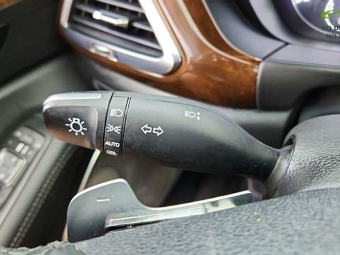 Used 2019 Genesis G90 3.3T Premium RWD image 40