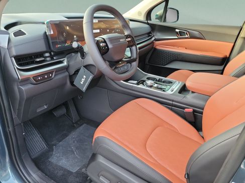 New 2027 Kia Carnival SX w/ Dark Edition Package FWD image 18