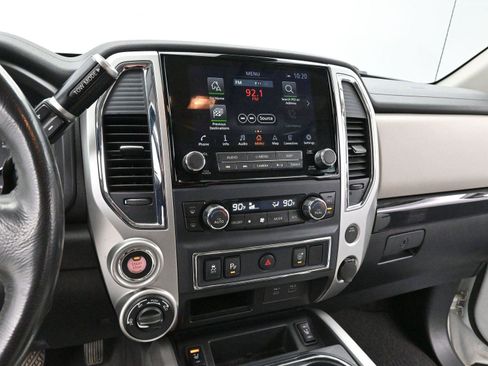 Used 2021 Nissan Titan SV w/ SV Convenience Package image 17