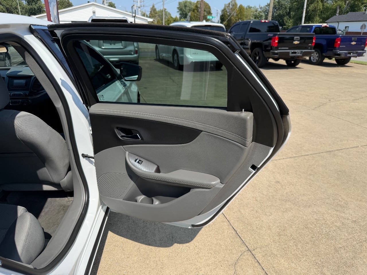 Used 2015 Chevrolet Impala LS FWD image 15