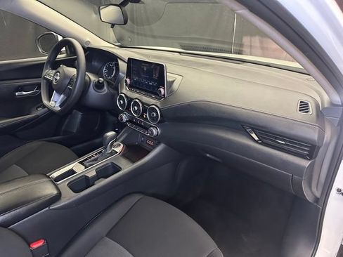 Used 2024 Nissan Sentra SV FWD image 17