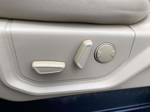 Used 2021 Ford F250 Lariat w/ Chrome Package image 16