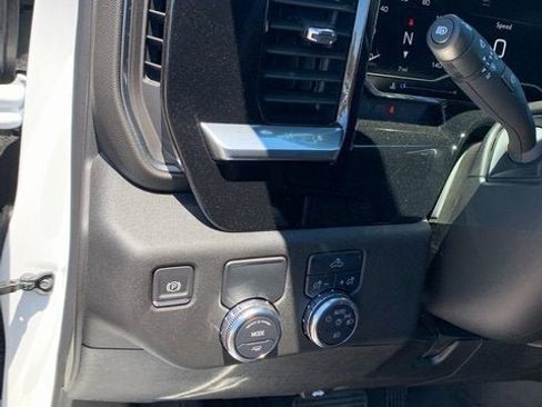 New 2025 GMC Sierra 1500 Elevation w/ Preferred Package image 17