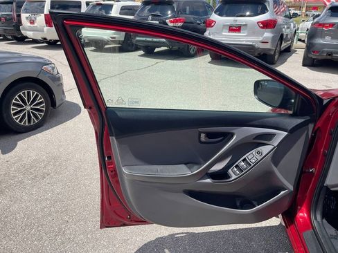 Used 2016 Hyundai Elantra SE w/ Option Group 02 image 9