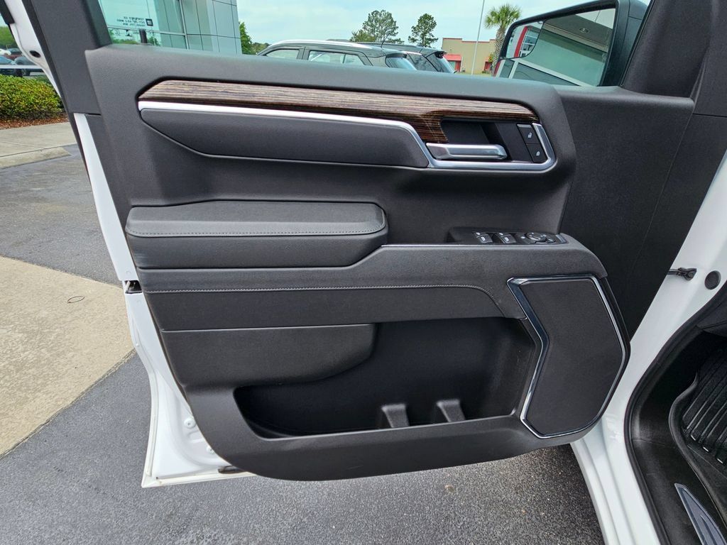 Used 2025 GMC Sierra 1500 Elevation AWD/4WD image 12