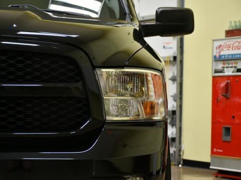 Used 2016 RAM 1500 Express RWD image 8