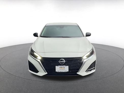 Used 2025 Nissan Altima 2.5 SV FWD image 4