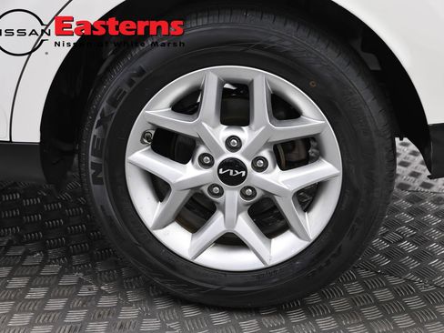 Used 2024 Kia Soul LX w/ Option Group 015 FWD image 32