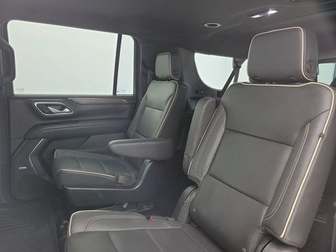 Used 2023 Chevrolet Suburban Premier AWD/4WD image 12