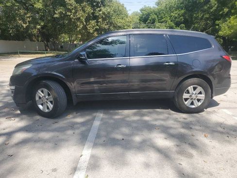 Used 2014 Chevrolet Traverse LT FWD image 2