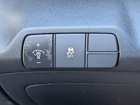 Certified 2025 Hyundai Elantra SEL image 23